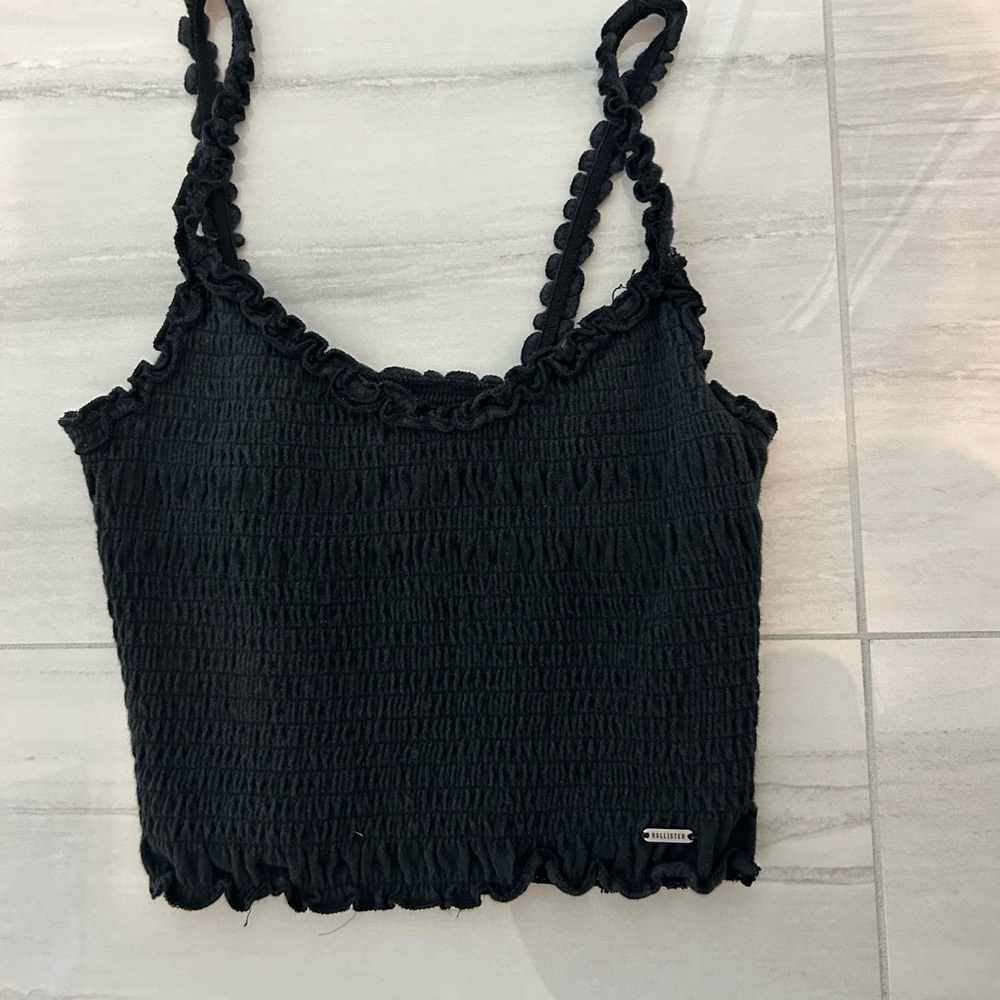 Hollister black scrunch crop top!